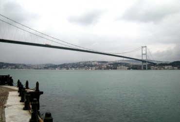 Уже знак: в Босфоре сломался и заблокировал пролив теневой танкер с российской нефтью