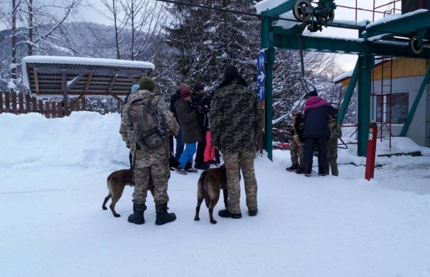 Лыжник, которого пять дней искали в Карпатах, находится в реанимации с обморожением конечностей (видео)