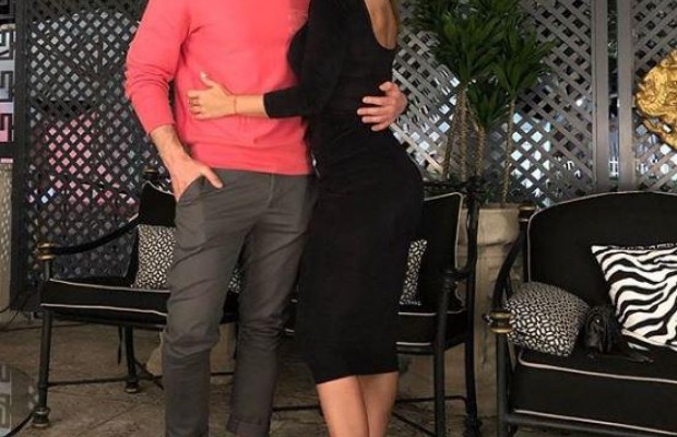 "Красива пара": Ані Лорак "засвітилася" в обіймах російського співака (фото)