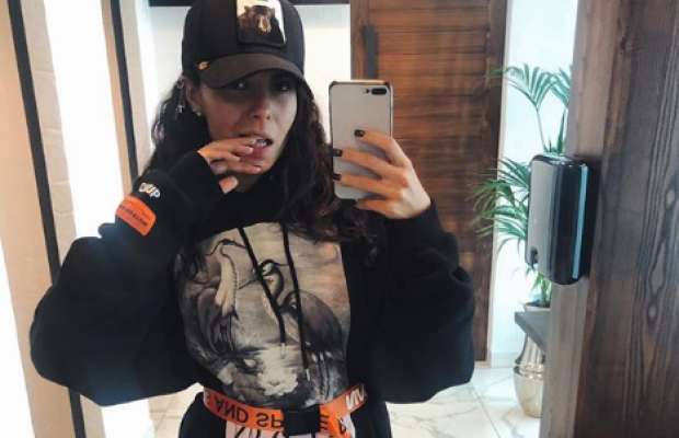 "Бандитка": на фото Насті Каменських помітили цікаву деталь