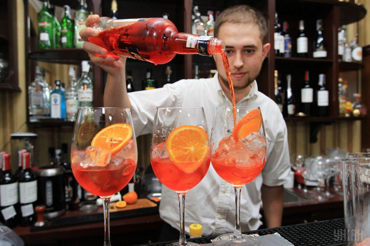 6 февраля отмечается Международный день бармена / фото УНИАН