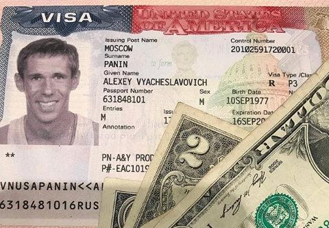 Деякі передплатники побажали Паніну удачі в США, інші ж тішилися, що він нарешті залишає Росію / Instagram Олексій Панін Деякі передплатники побажали Паніну удачі в США, інші ж тішилися, що він нарешті залишає Росію / Instagram Олексій Панін
