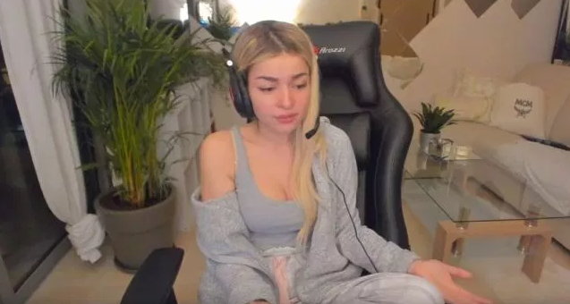 HelenaLive считает, что модераторы Twitch неправильно трактовали ее слова / "Metro" HelenaLive считает, что модераторы Twitch неправильно трактовали ее слова / "Metro"