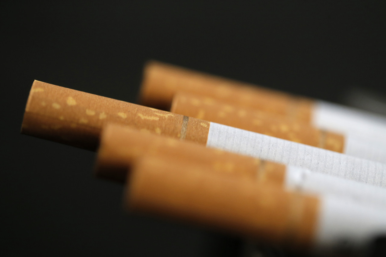 У червні 2012 року парламент заборонив куріння в громадських місцях/ ілюстрація REUTERS