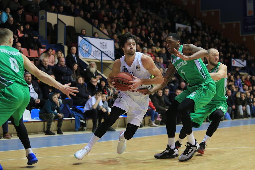 Запорожье уверенно обыграло Николаев в гостевом матче Суперлиги / fbu.ua