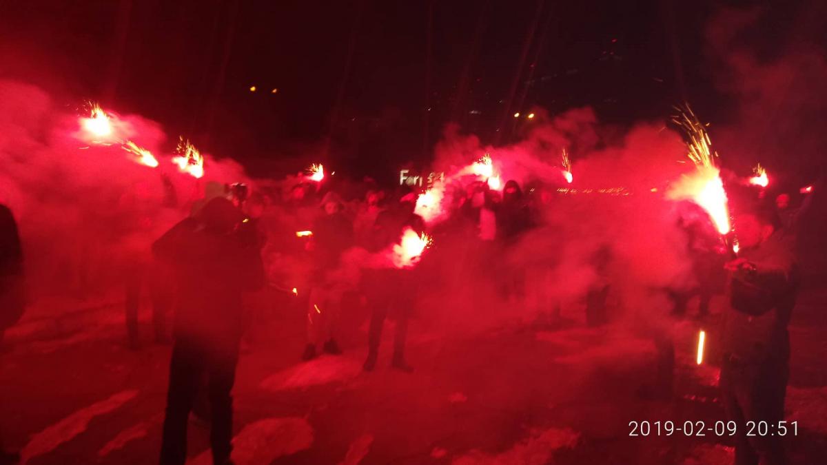 Пикетчики заявили, что возвращаются к Подольскому управлению полиции / фото УНИАН Пикетчики заявили, что возвращаются к Подольскому управлению полиции / фото УНИАН