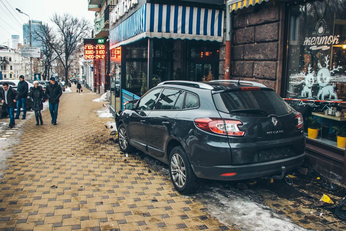 ДТП в центре Киева / kiev.informator.ua ДТП в центре Киева / kiev.informator.ua