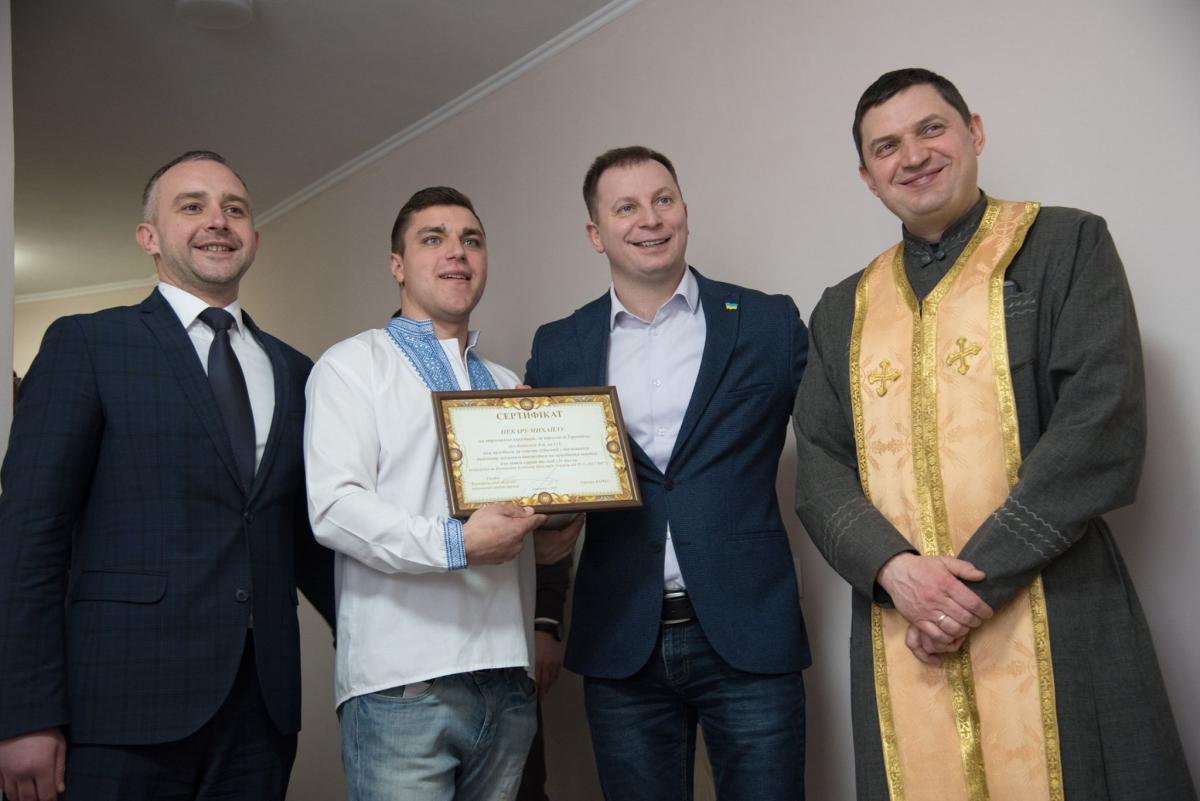 Раніше Михайло проживав в багатодітній прийомній родині \ фото: прес-служба ТОДА Раніше Михайло проживав в багатодітній прийомній родині \ фото: прес-служба ТОДА