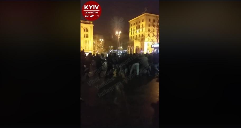 Количественное преимущество было на стороне немецких ультрас / скриншот Количественное преимущество было на стороне немецких ультрас / скриншот