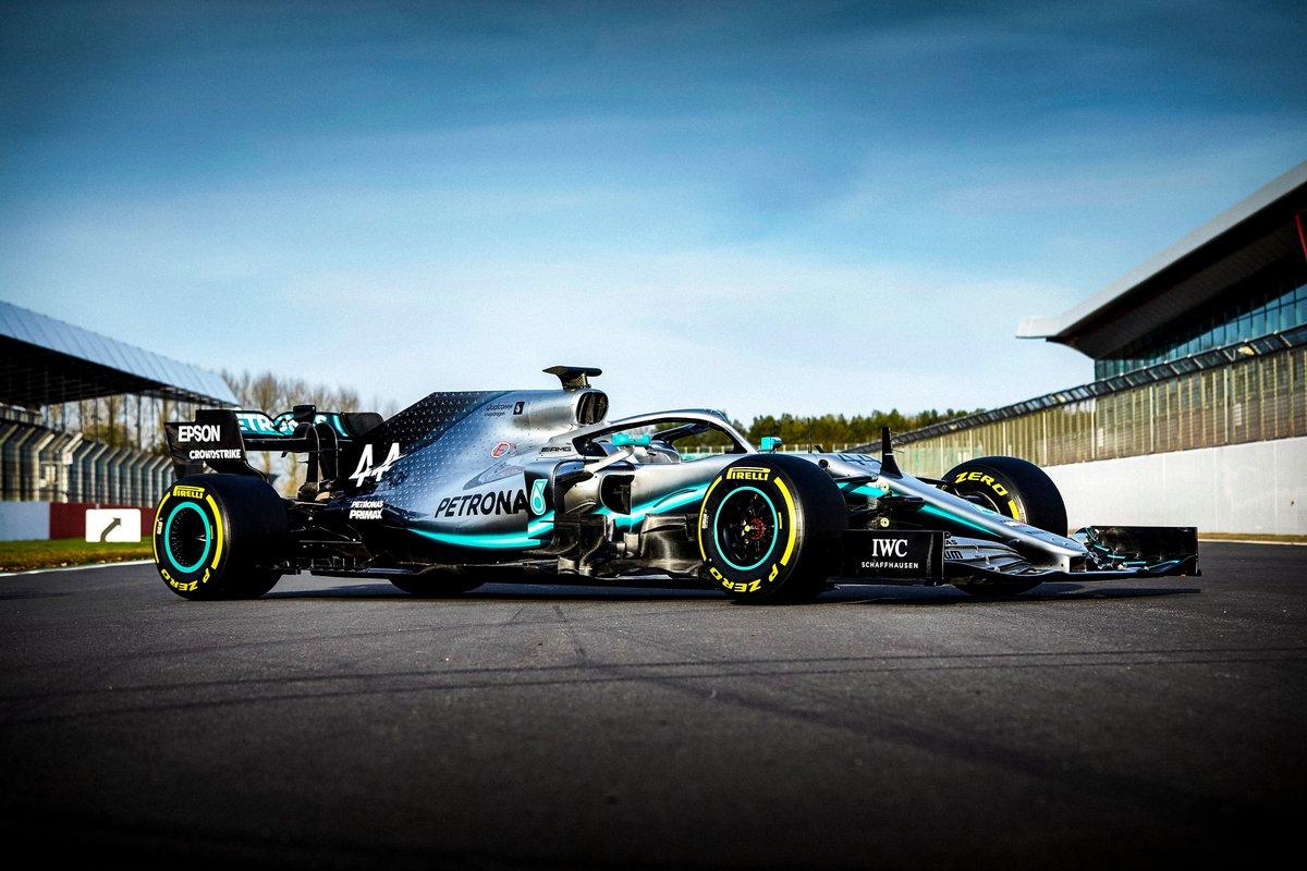 Mercedes показав нову машину сезону-2019 для Формули-1 / twitter.com/MercedesAMGF1 Mercedes показав нову машину сезону-2019 для Формули-1 / twitter.com/MercedesAMGF1