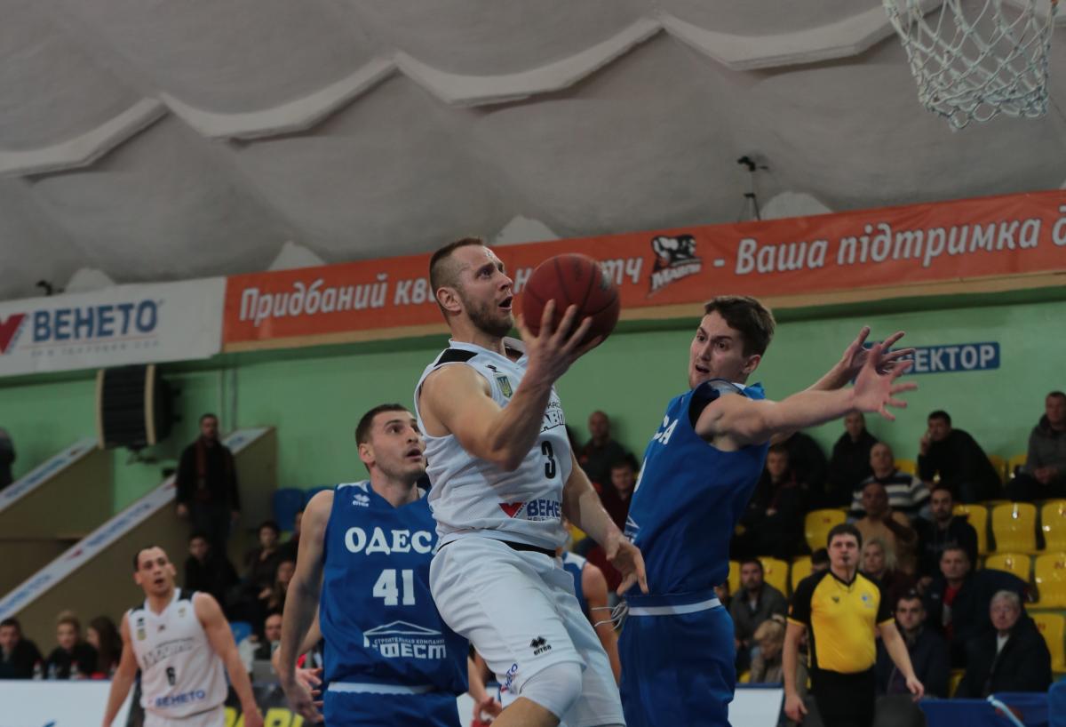 Черкасские Мавпы обыграли Одессу в матче регулярного чемпионата Суперлиги / fbu.ua
