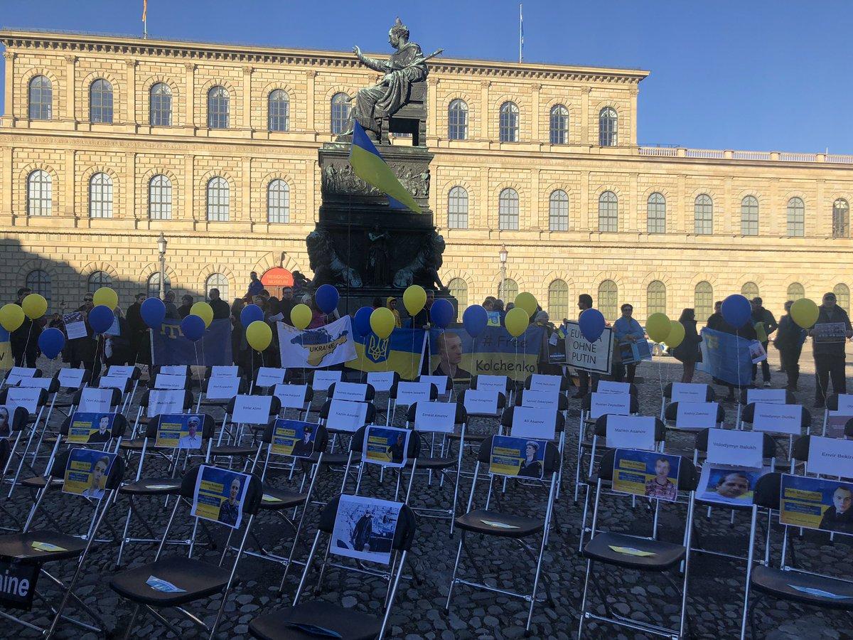 У Мюнхені влаштували акцію на підтримку схоплених Росією українців / Twitter - Nataliya Katser-Buchkovska У Мюнхені влаштували акцію на підтримку схоплених Росією українців / Twitter - Nataliya Katser-Buchkovska