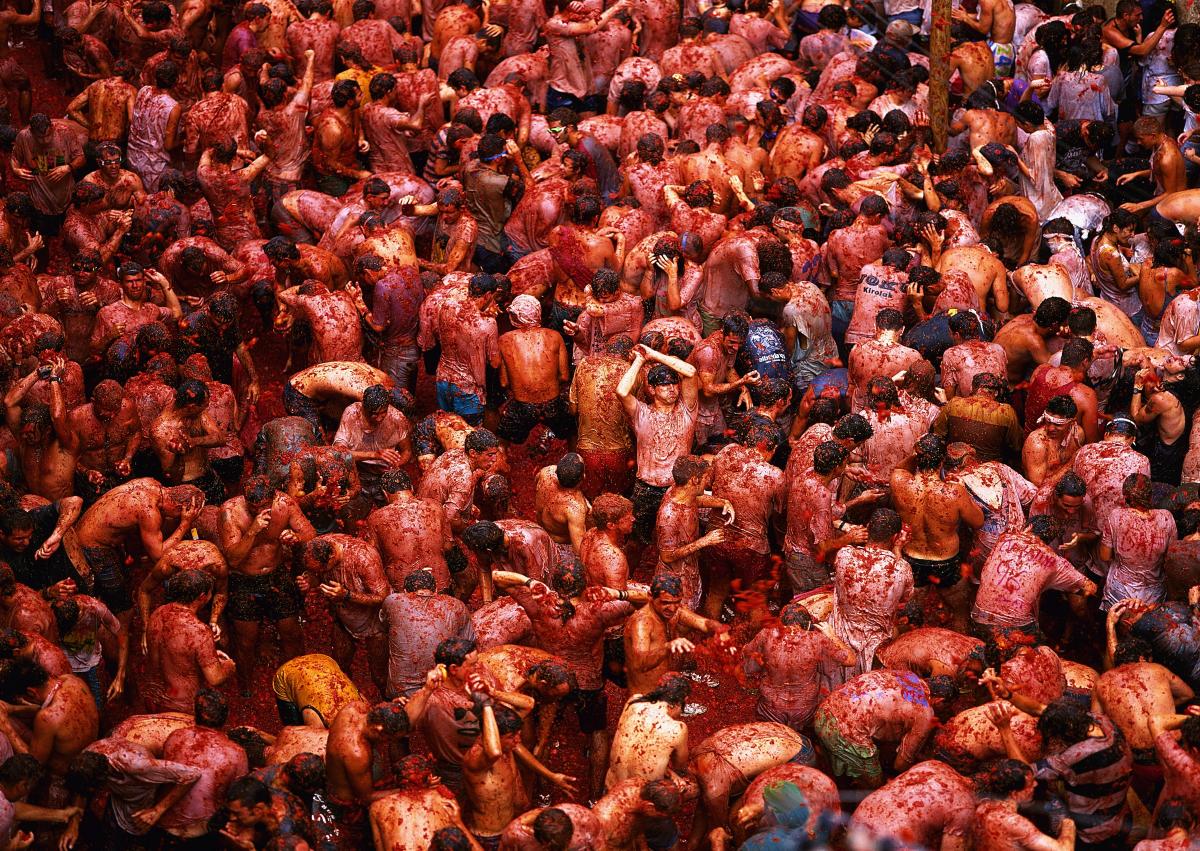 Фестиваль La Tomatina в місті Буньйоле / Фото nationalgeographic.com