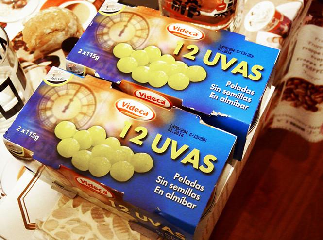 Наборы виноградин в испанских магазинах перед Новым годом / Фото Вероника Кордон