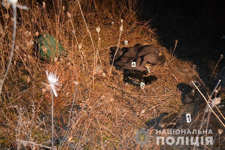 На Тернопільщині ревнивий чоловік завдав майже 40 ножових поранень собі і дружині (фото) На Тернопільщині ревнивий чоловік завдав майже 40 ножових поранень собі і дружині (фото)