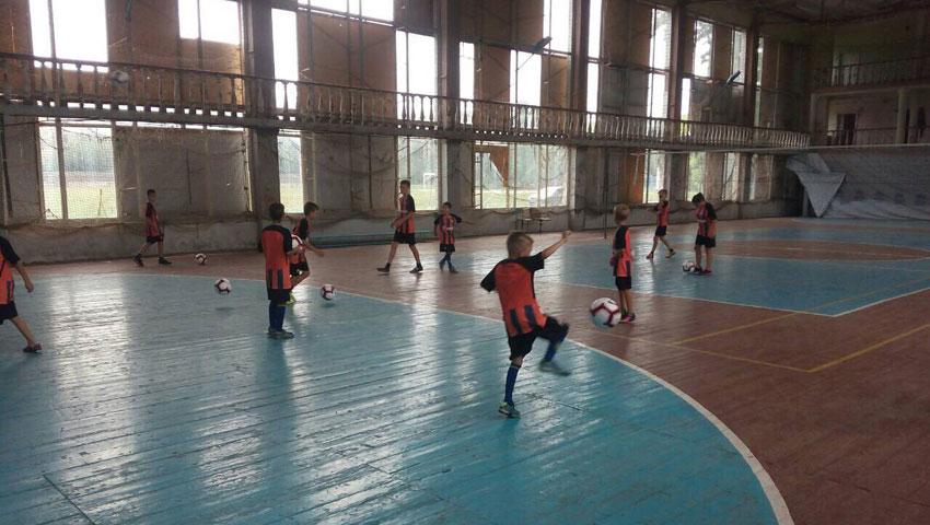 Спортзал у Краснагоровке відновлять в найкоротші терміни / shakhtar.com Спортзал у Краснагоровке відновлять в найкоротші терміни / shakhtar.com