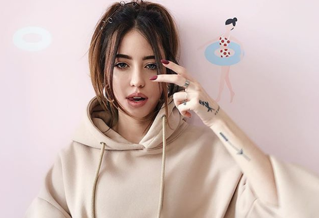 Артистка не коментує чутки про вагітність / фото instagram.com/nadyadorofeeva