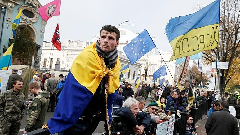 В Киеве на заказной митинг можно без проблем собрать около пяти тысяч человек / Junge Welt