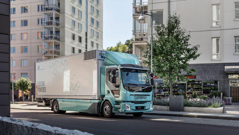 Перші електровантажівки Volvo з'являться на дорогах Швеції / фото volvotrucks.com Перші електровантажівки Volvo з'являться на дорогах Швеції / фото volvotrucks.com