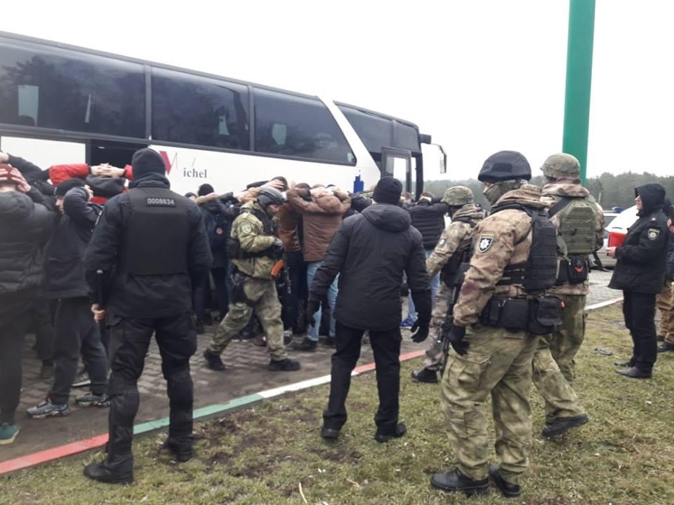 В Одесской области задержана группа мужчин, направлявшихся из Киева в Одессу с целью дестабилизации обстановки / фото facebook.com/gunp.odessa В Одесской области задержана группа мужчин, направлявшихся из Киева в Одессу с целью дестабилизации обстановки / фото facebook.com/gunp.odessa