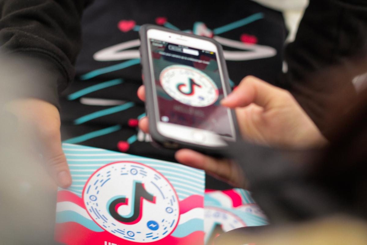 Приложение Tiktok оштрафовали за сбор детских данных / фото facebook.com/tiktok Приложение Tiktok оштрафовали за сбор детских данных / фото facebook.com/tiktok