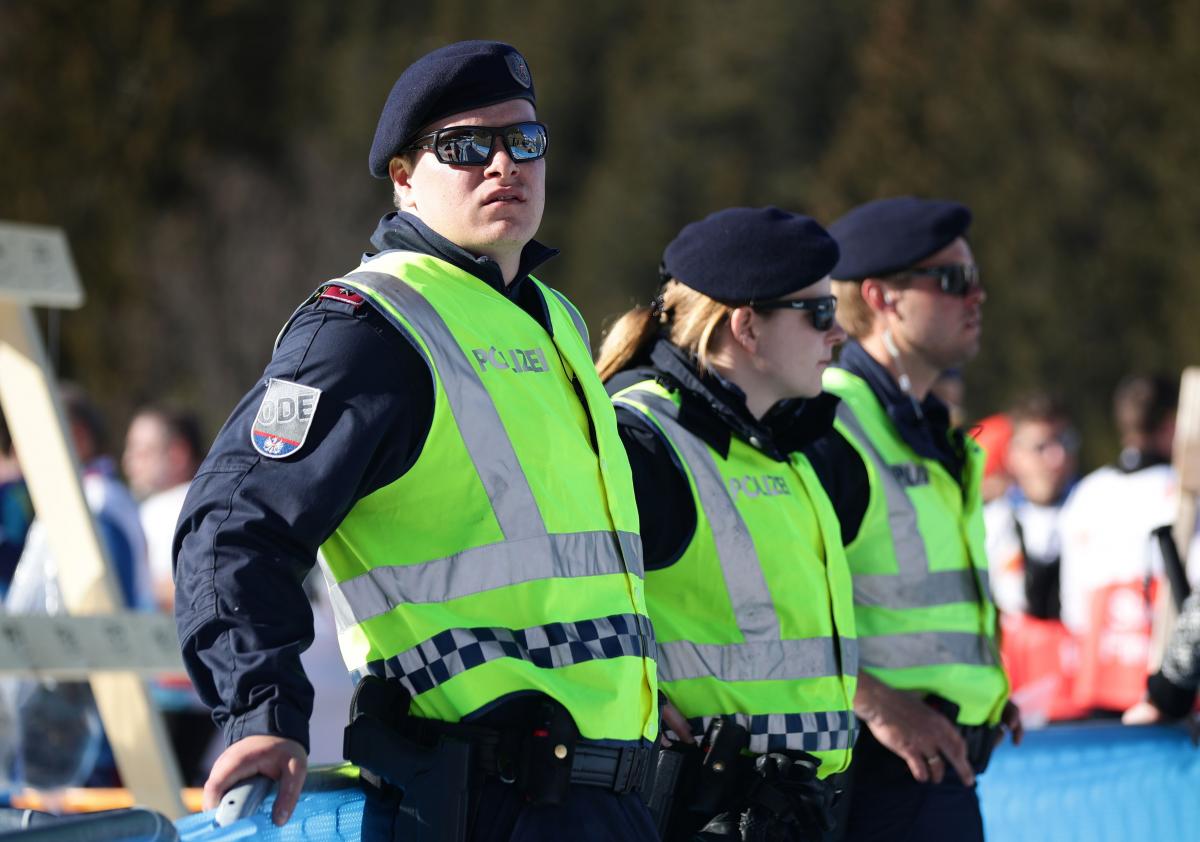 Поліцейські провели рейд в Австрії під час чемпіонату світу з лижних видів спорту / Reuters