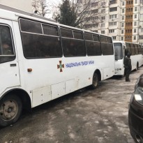 Убийство Гандзюк: к суду над Мангером подогнали автобусы Нацгвардии (фото)