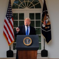 Трамп заявил, что не обсуждал с генпрокурором публикацию доклада Мюллера