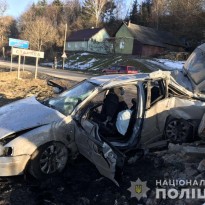 На Львовщине легковушка слетела в кювет, двое погибших (фото)