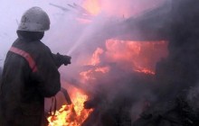 Пожежа в російському Дагестані повністю знищила два торгових центри, пошкоджені сусідні будівлі (відео)