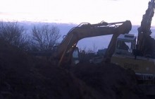 Повернення води: у Бердянську ремонтники запустили помпи, які відкачують нечистоти (відео)