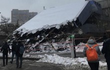 В России вслед за двумя сгоревшими ТЦ рухнул бизнес-центр (фото)