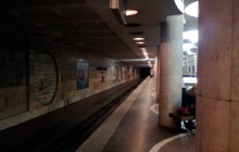 В харьковском метро из-за неполадки в поезде приостанавливали движение