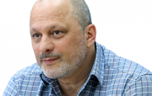 "У цьому році угоди з розслідувачами підписував я, і, тим самим, продовжив їх на рік. Тому поки що розслідуванням нічого не загрожує"