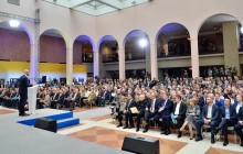 Яценюк: "Народний фронт" йде до перемоги на парламентських виборах і формування нового уряду