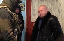 У Києві на хабарі в 15 тисяч доларів затримано начальника відділення райуправління поліції