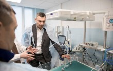 Пологовий будинок №3 отримав обладнання, що вдвічі зменшує патології серед породілль - Кличко