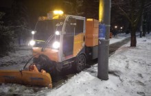 Снігопад у Києві: на дорогах столиці працюють 367 одиниць снігоприбиральної техніки