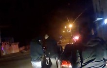 Нетверезий водій-хитрун хотів підмінити власну сечу під час експертизи (відео)