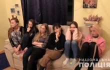 У Києві викрили інтернет-порностудію, у якій працювало 20 дівчат (відео)