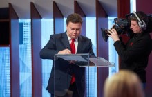 Кандидат у президенти від «Відродження» Бондар підписав Декларацію на захист свободи слова