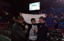 На зустрічі з Порошенком активісту порвали плакат і не дали запитати про замовників вбивства Гандзюк (фото)