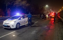 "Повернись, знімай штани": у Києві чоловік влаштував п'яну ДТП і погрожував зґвалтувати поліцейських (відео)