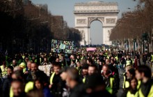 Во Франции в акции "желтых жилетов" приняли участие почти 28 тысяч человек - СМИ