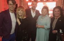 Алла Пугачова у сукні з розрізом спричинила фурор (фото, відео)