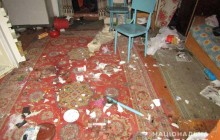 На Житомирщині горе-матір напала на копа під час вилучення її дітей соцпрацівниками