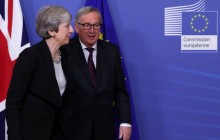 Мэй заявила о прогрессе на переговорах с Юнкером относительно Brexit