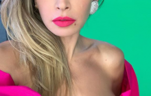 Віра Брежнєва оголила груди (фото)