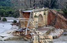 Наводнение снесло 111-летний мост на Крите