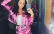 Настя Каменських підкреслила апетитні форми стильним міні (фото)